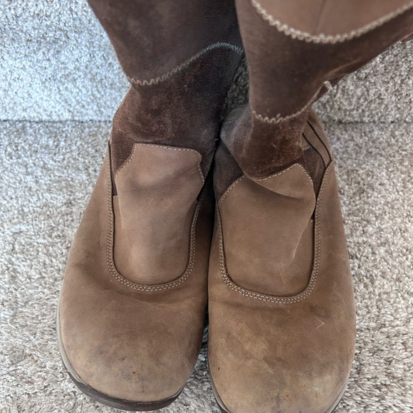 Dansko Cynthia Suede Shearling Lined Waterproof Boots in Brown. EUC. 39. - Picture 6 of 15